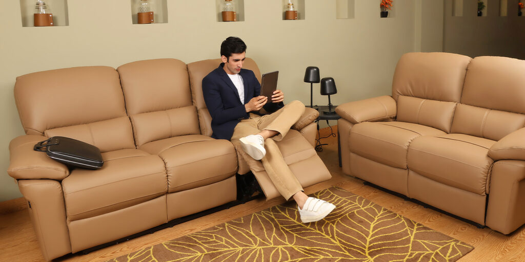 Recliner sofas